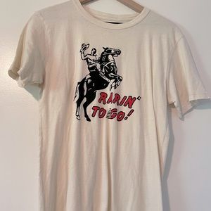 Imogen + Willie the “rarin” to go tee 🤠